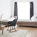Blisse By Rockchair Apartments L Superhost Status L 5 Schlafzimmer 3 Baeder 3 Balkone L Family & Business Flair Welcomes You!